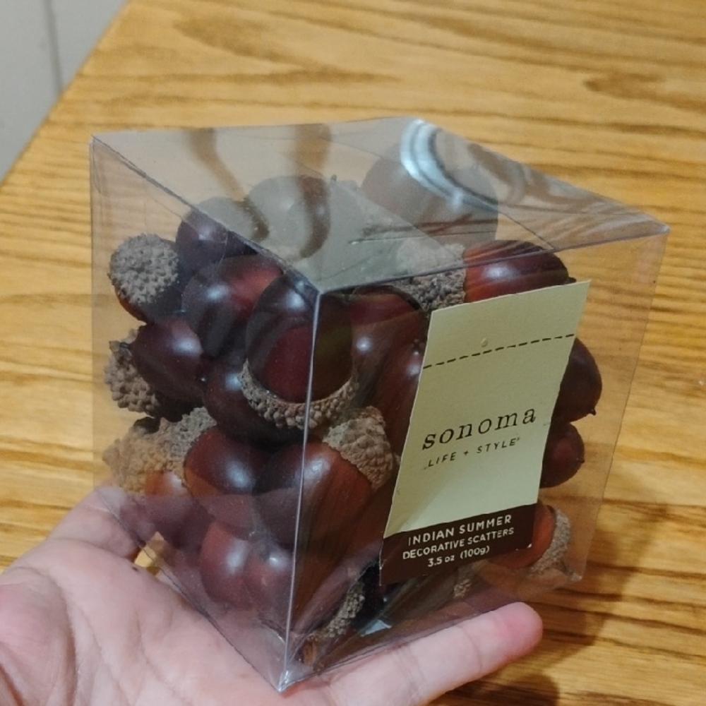 Decorative Acorns - Brown